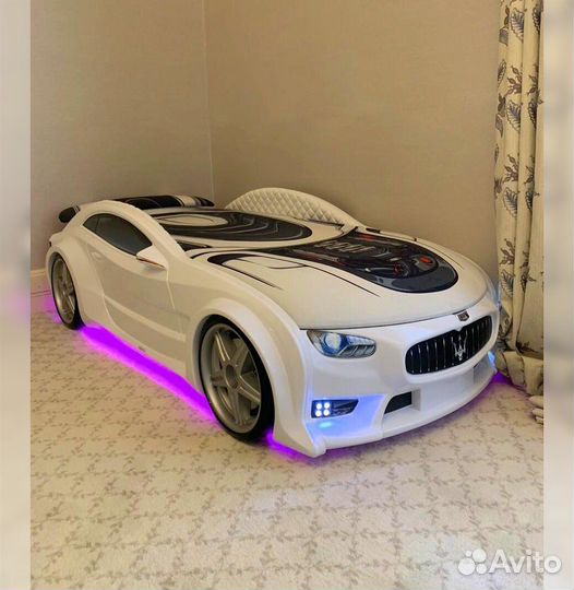 Детская кровать машина