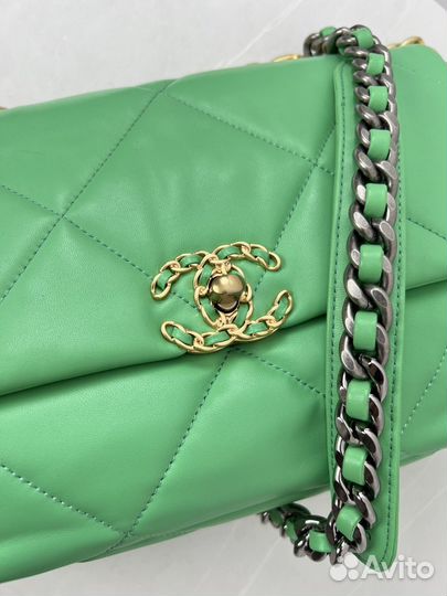 Сумка Chanel 19 на цепочке, зелёная