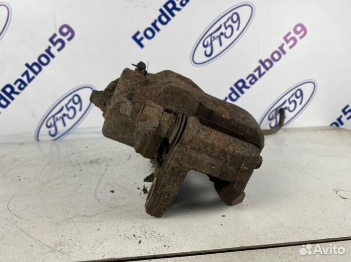 Суппорт передний правый Kia Ceed ED 1.6 (G4FC)