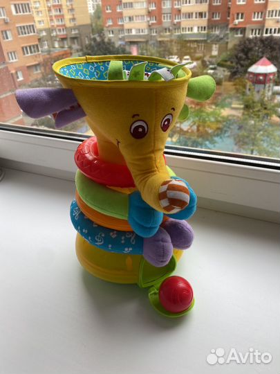 Слоник-пирамидка tiny love