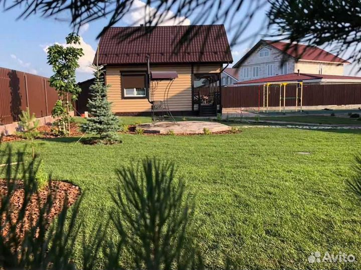 Укладка рулонного газона