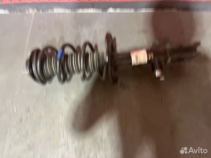 Амортизатор передний правый Lexus Rx 4 450Н 2021