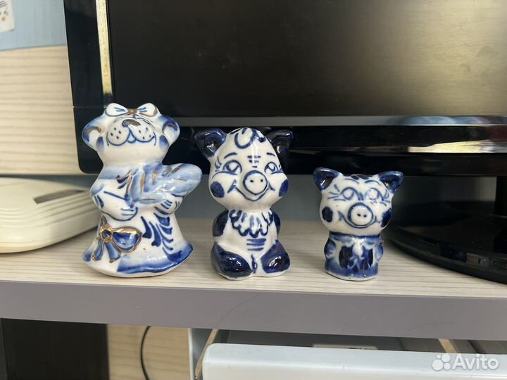 Фигурки сувенирные гжель