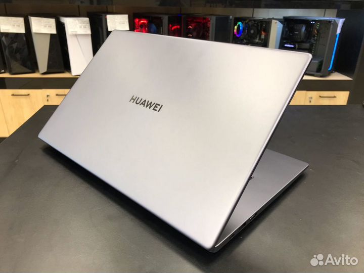 Новый Huawei IPS Core i3-10110U/SSD-256Gb/DDR4-8Gb