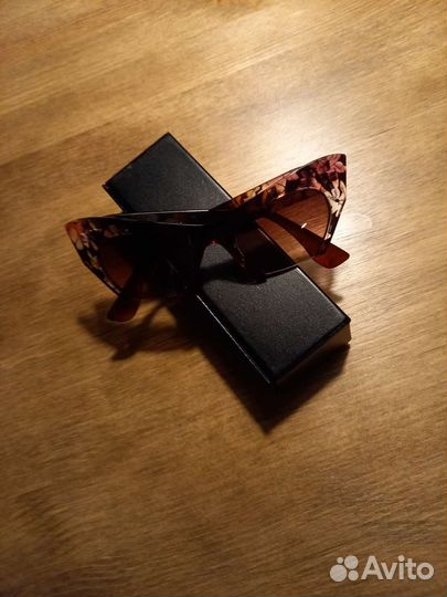Солнцезащитные очки женские брендовые с фильтрами