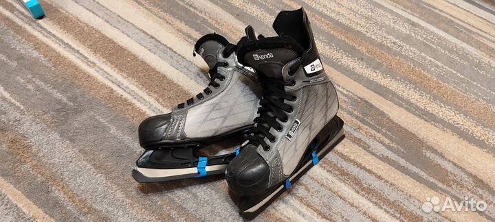 Коньки хоккейные