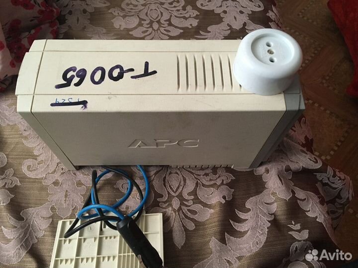 2 в одном Инвертор (12в-220в) (max 500 ва) и зар