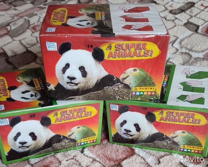 Три блока наклеек Panini Super Animals