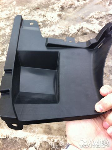 Вставка бампер правый для toyota verso