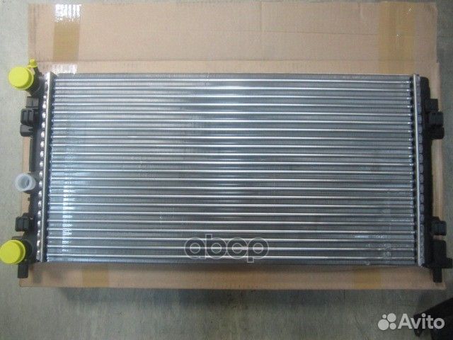 Радиаторы охлаждения двигателя 6R0121253 VAG