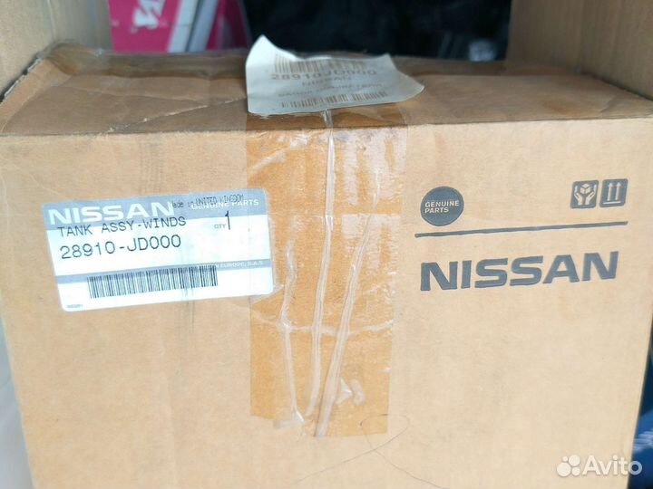 Бачок омывателя Nissan j10