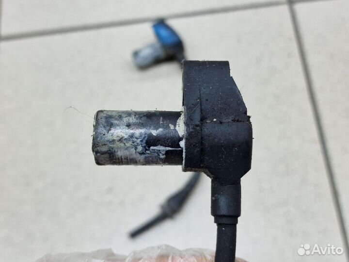 Датчик ABS (абс) передний на Audi A4 B6, A4 B7