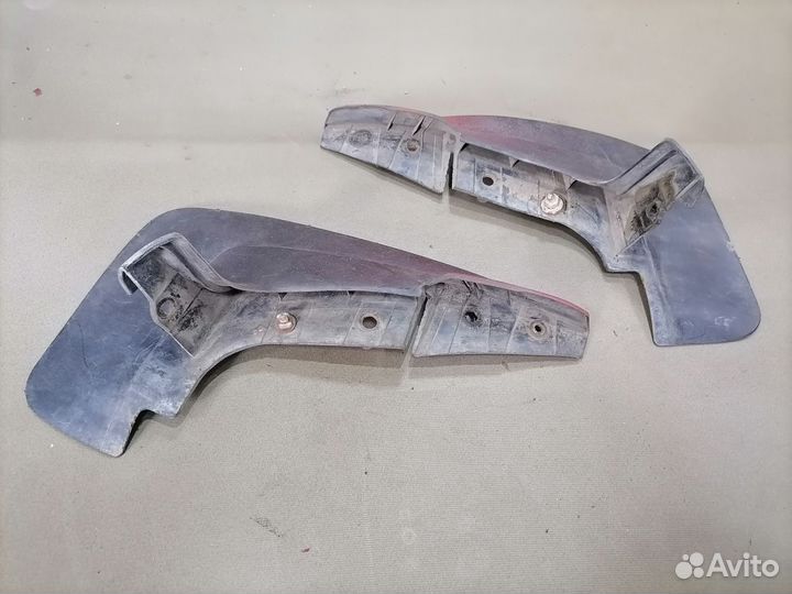 Брызговик задний Mazda 323 5E 1.5 1980-1989