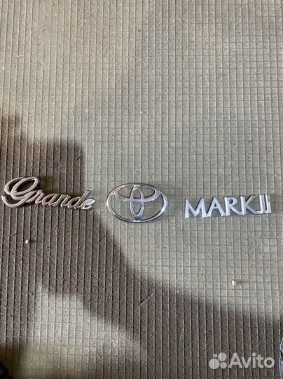 Toyota mark 2 эмблема