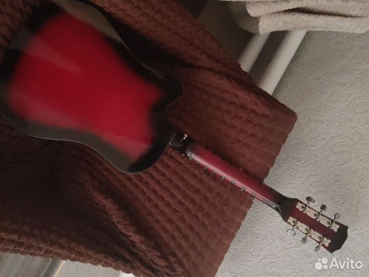 Акустическая гитара