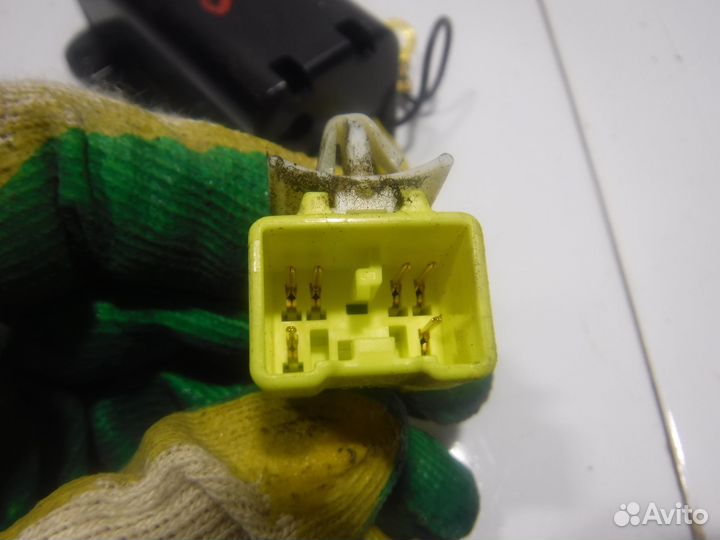 Выключатель Mitsubishi L200 4