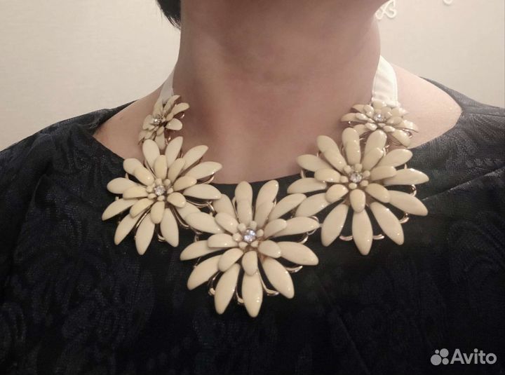 Колье ожерелье