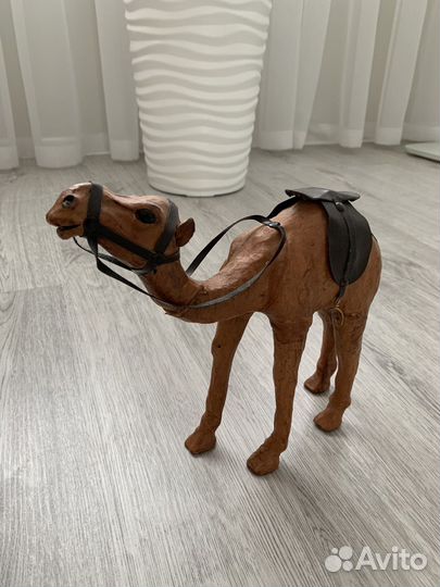 Верблюд из папье маше