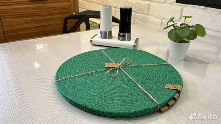 Сервировочная салфетка из шнура ручной работы