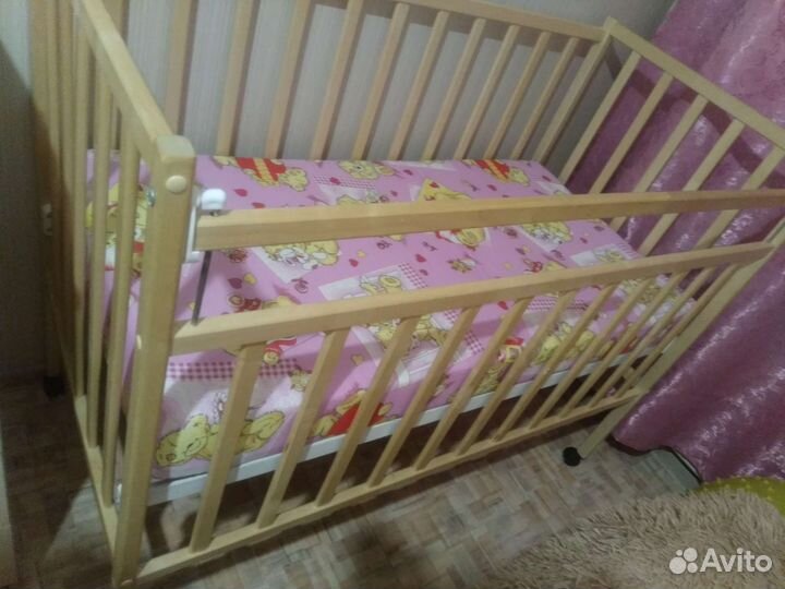 Детская кроватка
