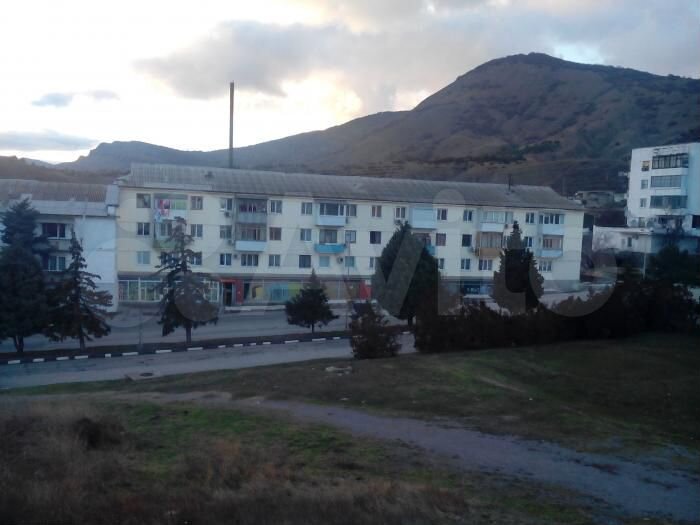 2-к. квартира, 43,3 м², 1/3 эт.