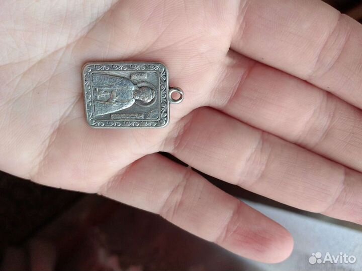 Иконка серебряная