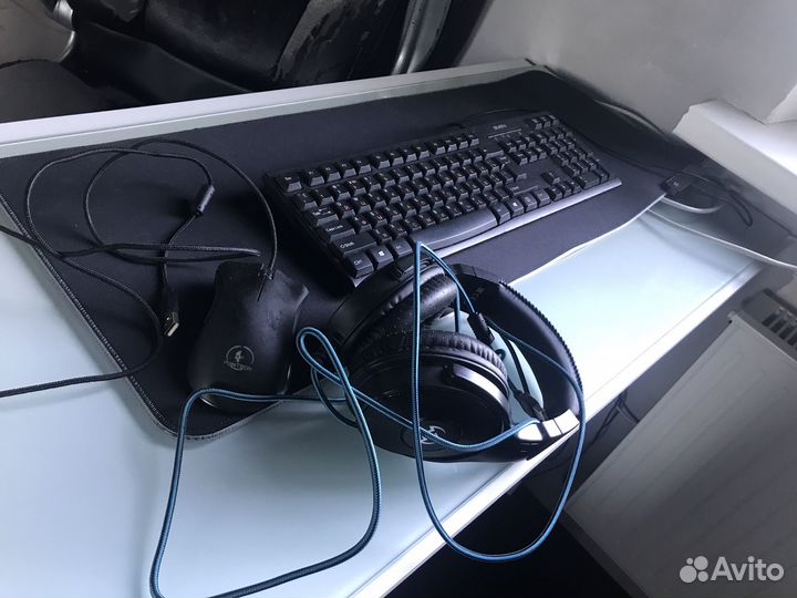 Игровой набор мышь клавиатура наушники коврик