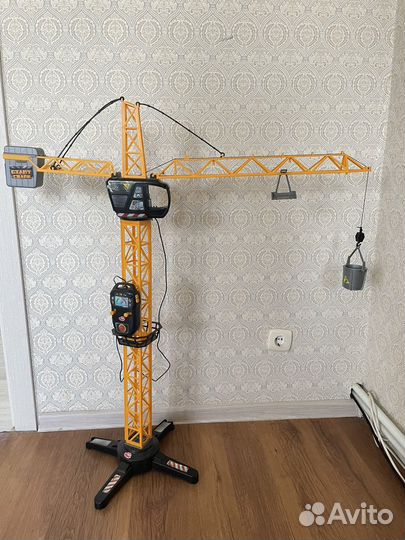 Подъемный кран игрушка