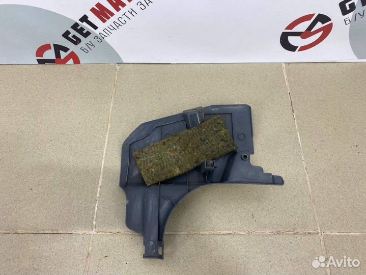 Обшивка стойки Nissan Almera N16 2000-2006 66901-B