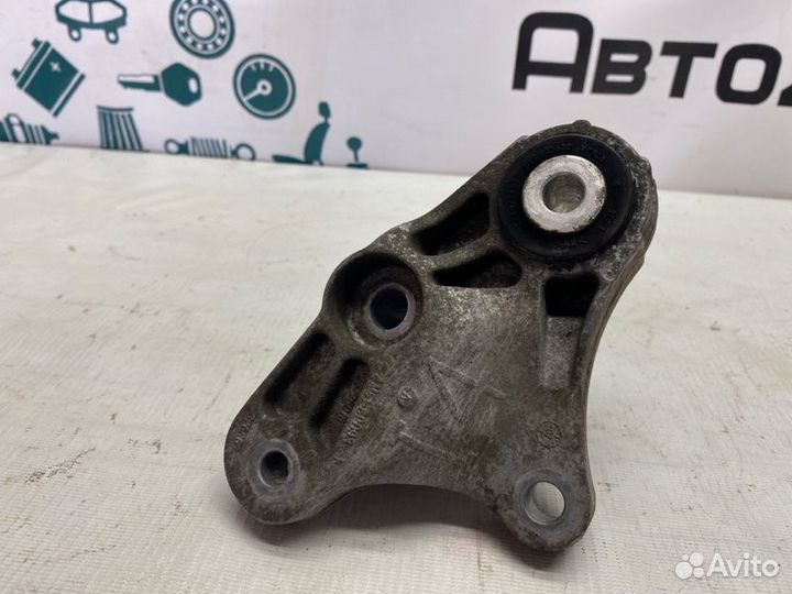 Кронштейн кпп задний Ford Focus седан qqdb 2010