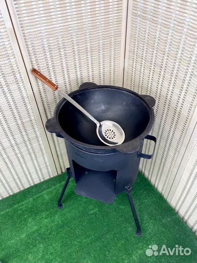 Казан чугунный с печкой