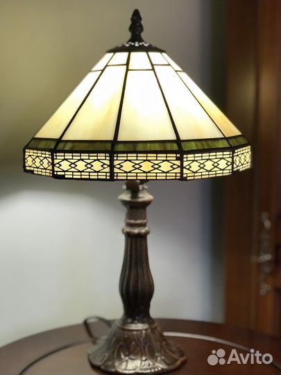 Лампа настольная в стиле Тиффани новая