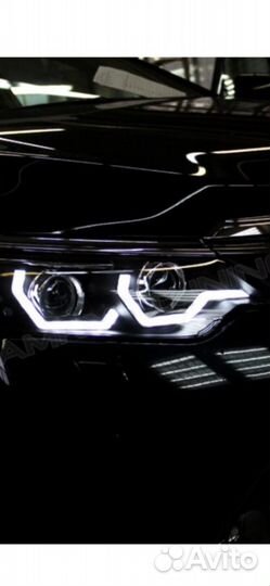 Продаётся передняя правая фара на Toyota Camry 55