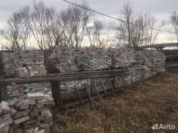 Кирпич бу