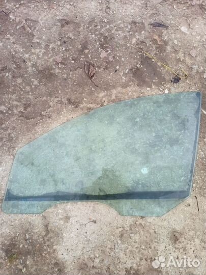 Стекло дверное переднее левое Ford Focus 1