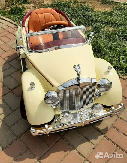 Детский электромобиль