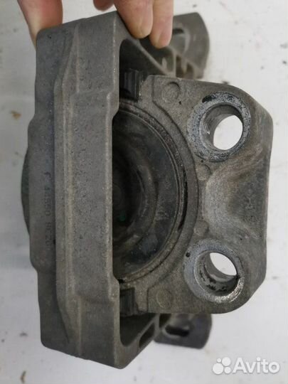 Подушка двигателя Ford Focus седан pnda 2012