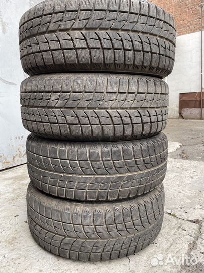 Bridgestone Blizzak WS-60 235/60 R16