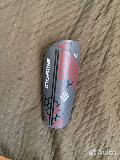 Футбольные щитки