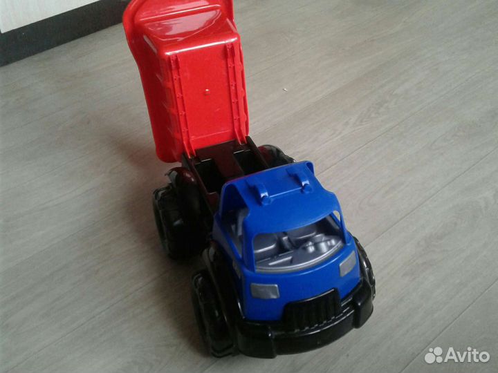 Машинка игрушки