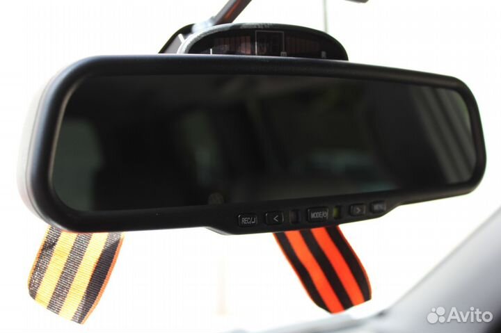 Зеркало заднего вида с Full HD видеорегистратором