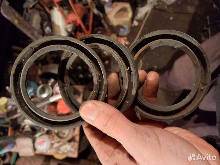 Сальники 65х90х10