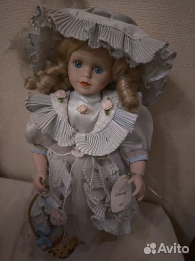 Кукла фарфоровая коллекционная