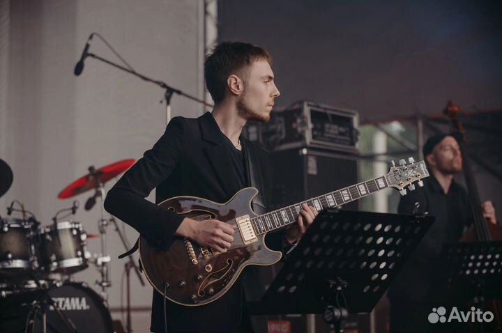 Уроки игры на гитаре(электрогитаре)