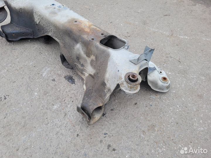 Подрамник передний на Mitsubishi Galant 8 лев руль