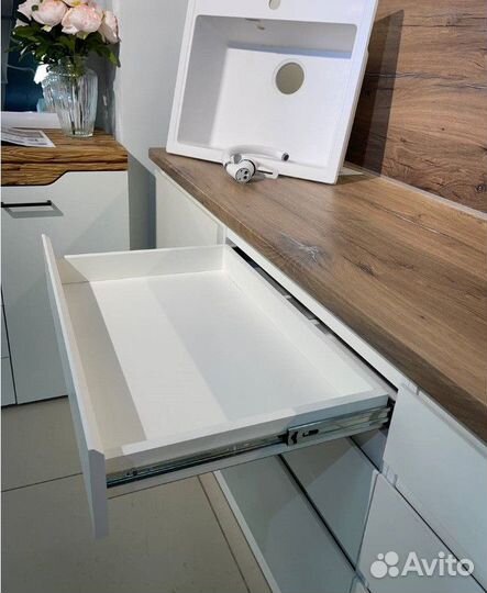 Кухня угловая в наличии