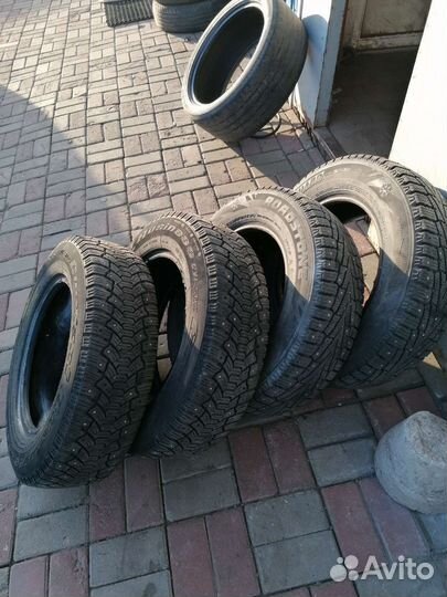 Roadstone Roadian A/T 195/70 R15 45C