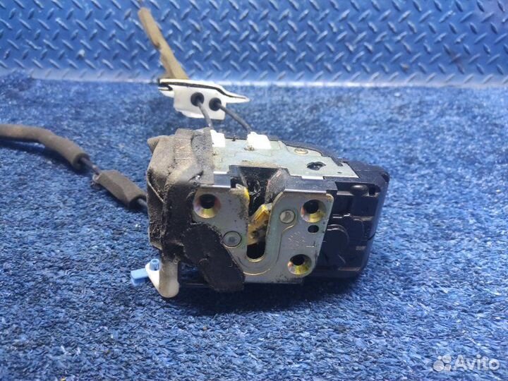 Замок двери передний левый Infiniti Fx35