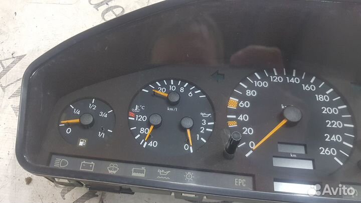 Приборная панель на Mercedes-Benz W140 C140