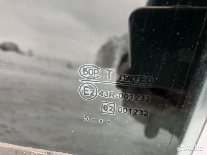 Боковое стекло ваз 2110